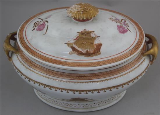 A Chinese export style enamelled porcelain twenty nine piece dinner service, soup tureen 35cm